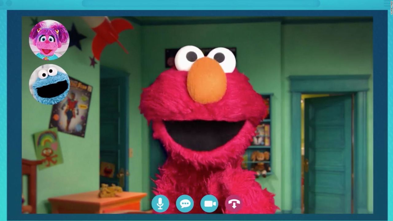 CNNE 810412 - elmo y jon bon jovi se unen a la educacion en casa