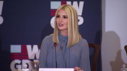 CNNE 811400 - ivanka trump hace caso omiso a las reglas que ella misma recomendo