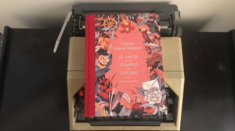 “El amor en los tiempos del cólera” (Gabriel García Márquez, edición ilustrada 2019): La historia de Fermina Daza y Florentino Ariza es más que un amor contenido durante décadas: nos habla de decepciones, limitaciones, orgullo, pero sobre todo de perseverancia.