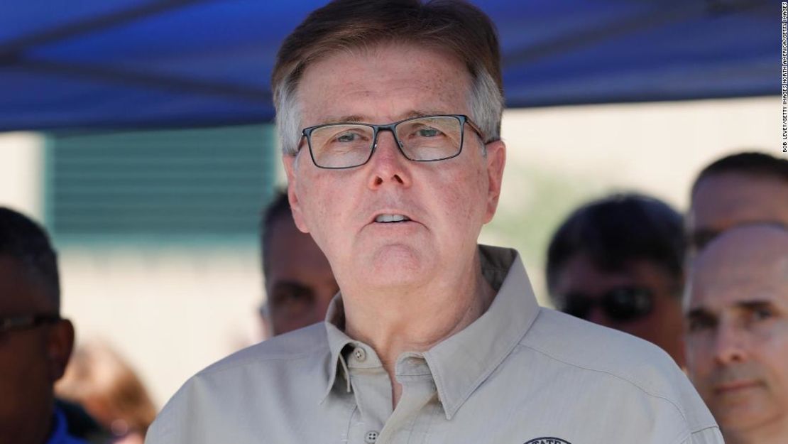 El vicegobernador de Texas, Dan Patrick, insinuó que los estadounidenses de edad avanzada podrían estar dispuestos a sacrificar sus vidas por el bien del país.