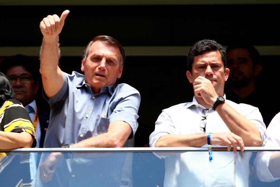 El presidente Jair Bolsonaro y Sergio Morodurante un partido de fútbol. Crédito: Buda Mendes/Getty Images