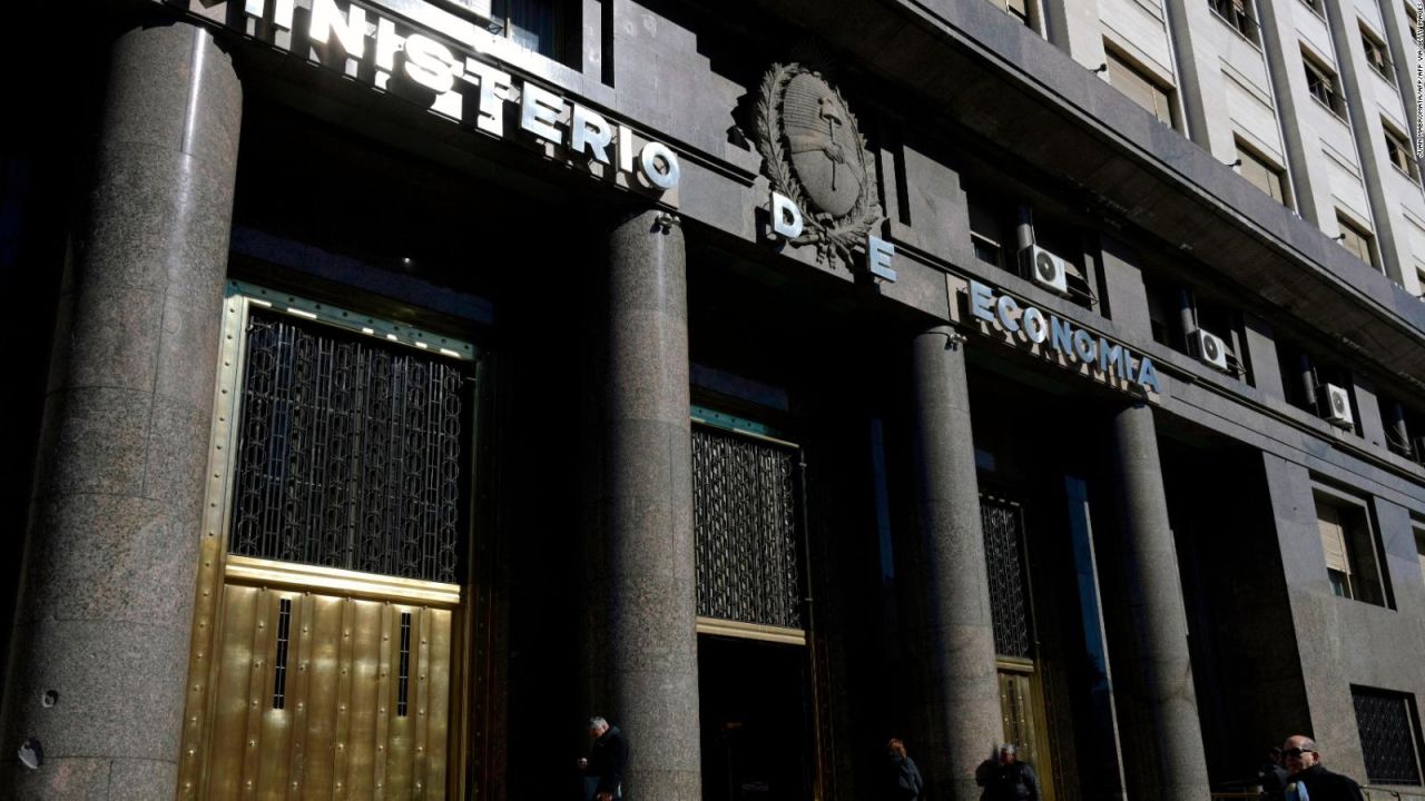 CNNE 822496 - vence el plazo de reestructuracion de deuda en argentina