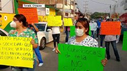 CNNE 824176 - covid-19- protesta en hospital de chiapas para pedir equipo