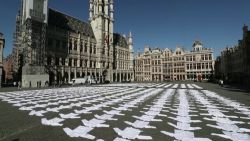 CNNE 824842 - chefs de belgica protestan por el cierre de negocios