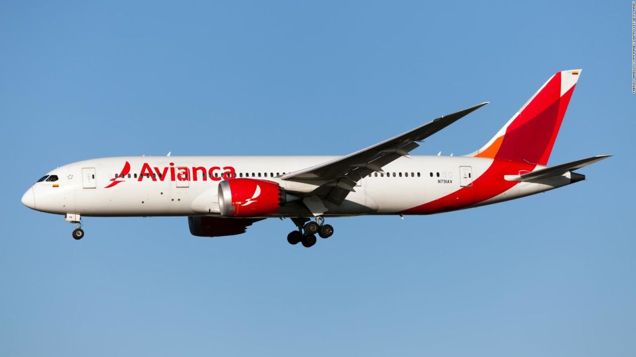 CNNE 826688 - la aerolinea avianca se declara en bancarrota