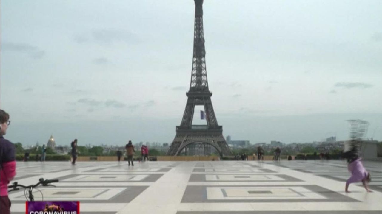 CNNE 828440 - paris- atleta exhibe sus destrezas en el parkour, en tiempos de pandemia