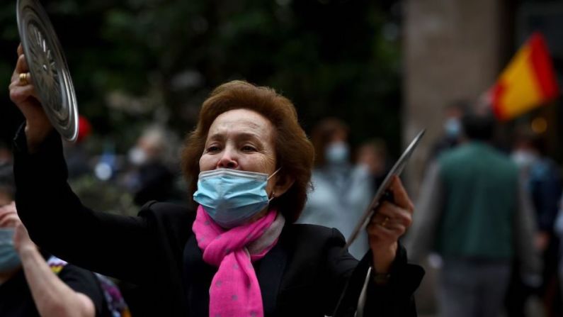 España es una de las naciones más afectadas en la pandemia mundial, con más de 27.000 muertes y alrededor de 228.600 casos confirmados. GABRIEL BOUYS/AFP via Getty Images