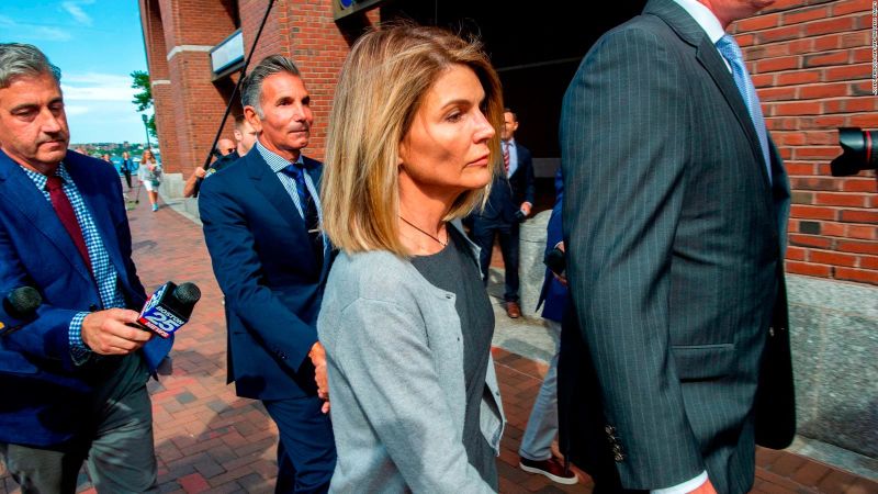 Lori loughlin de 