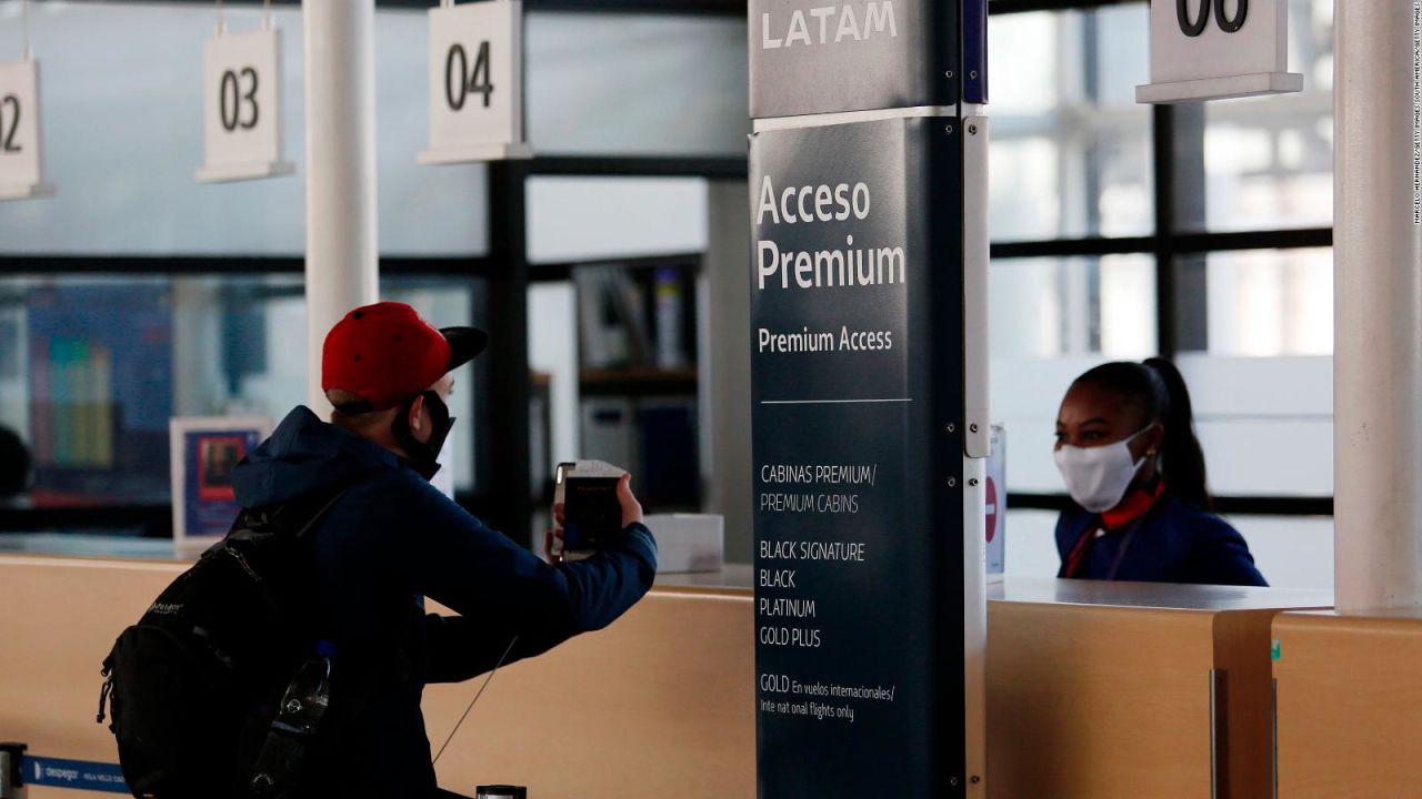 CNNE 836664 - las cabinas de latam airlines en tiempos de covid 19