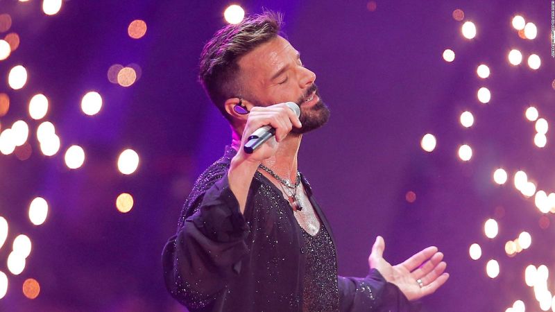 Ricky martin sorprende con 