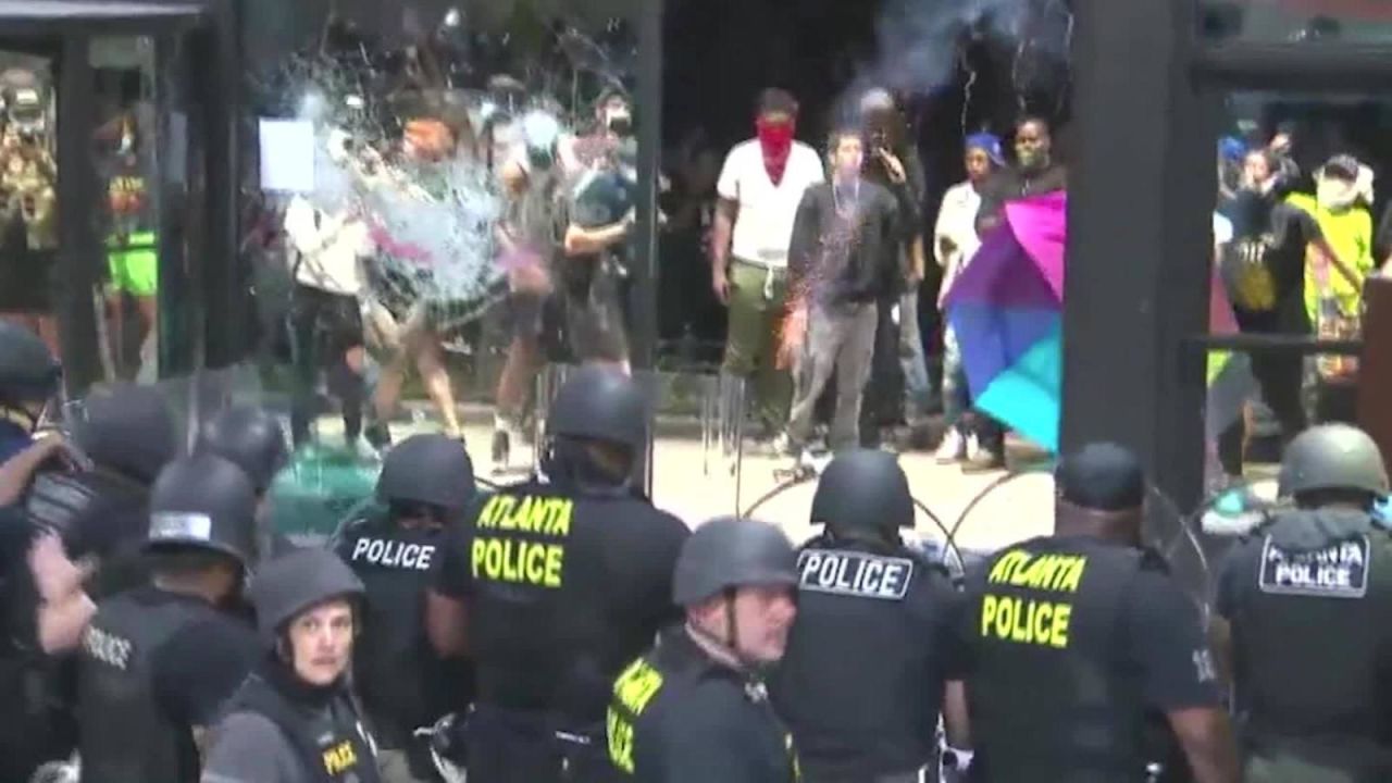 CNNE 839354 - lo que dejaron las violentas protestas en atlanta