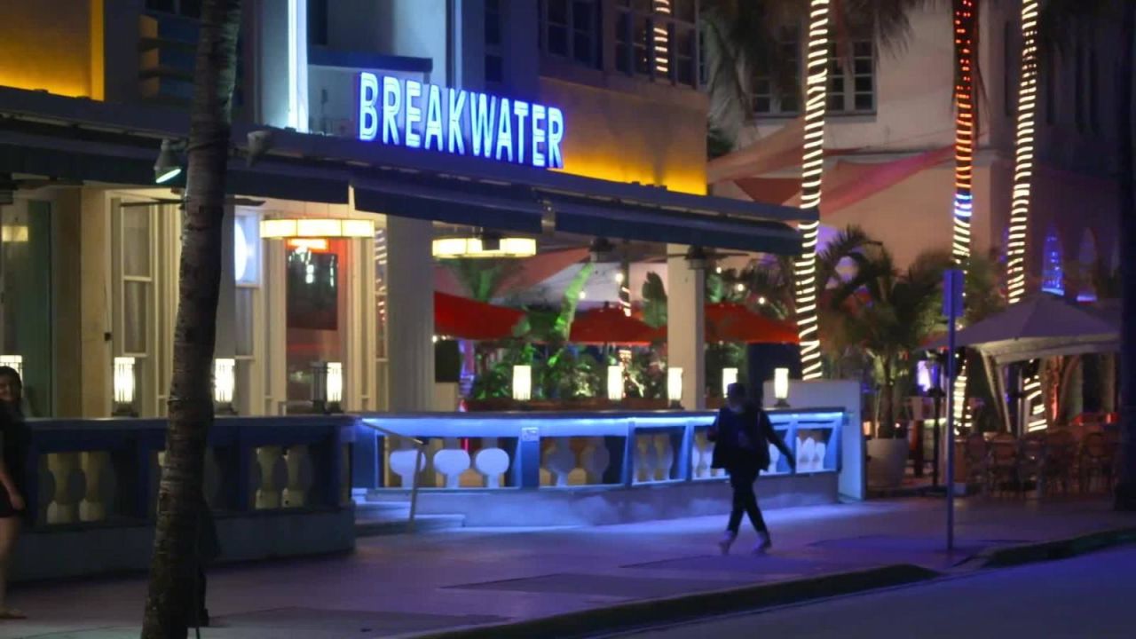 CNNE 839545 - miami beach reabre sus restaurantes con pocos clientes