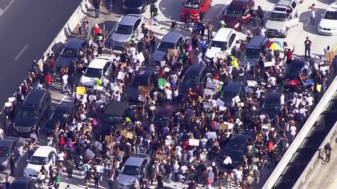 CNNE 839590 - miami advierte que no tolerara protestas violentas