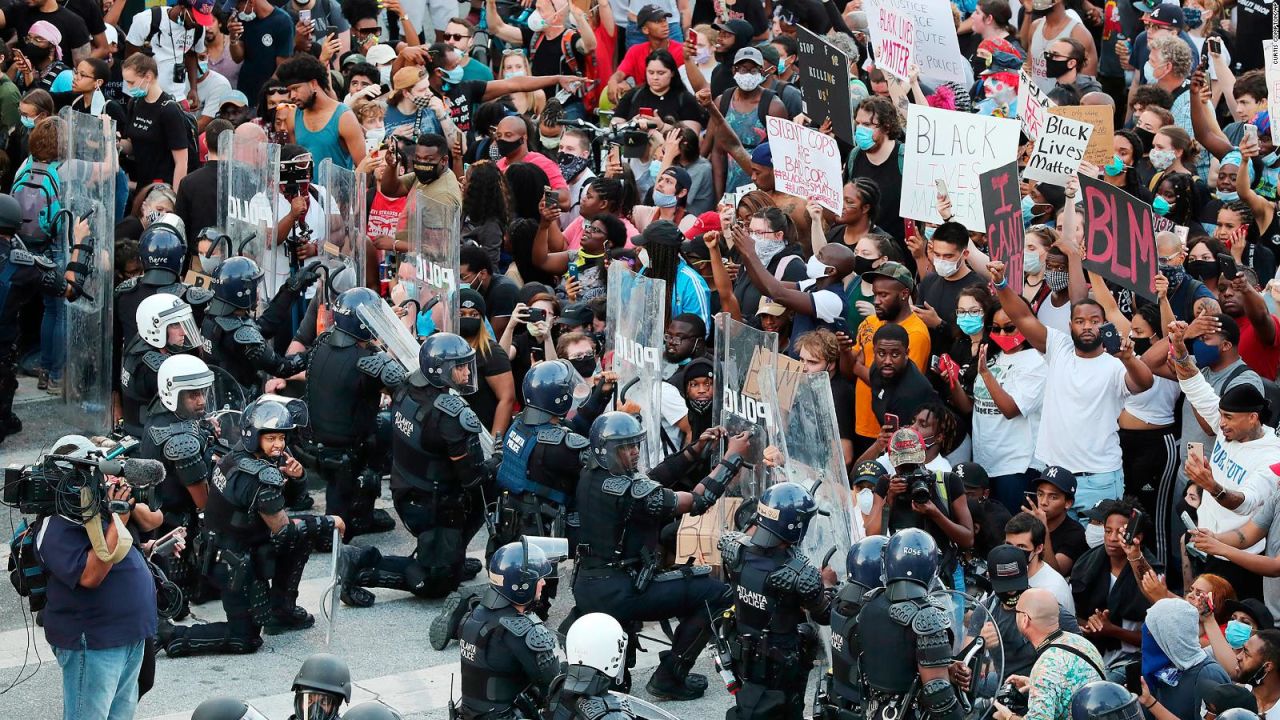 CNNE 840413 - jose miguel vivanco- "el coronavirus podria bajar el nivel de protesta en ee-uu-"