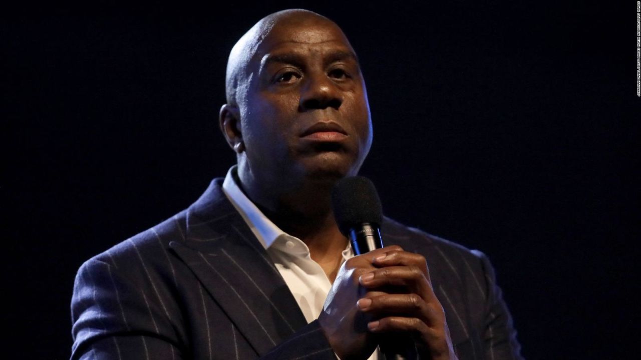 CNNE 840930 - magic johnson hablo con sus hijos sobre como tratar con un policia