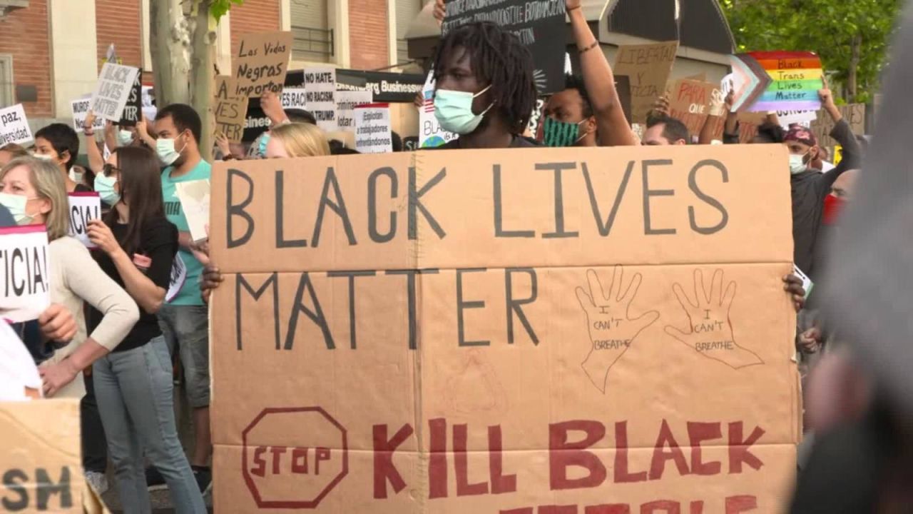 CNNE 843455 - miles en espana protestan contra el racismo