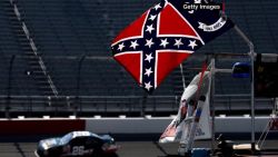 CNNE 844911 - nascar- el piloto que pide quitar banderas confederadas