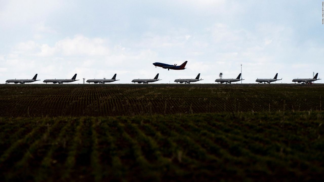 CNNE 846092 - aerolineas de bajo costo tendran grandes cambios