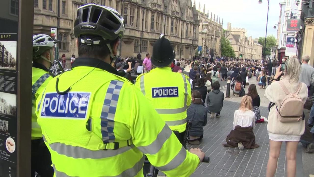 CNNE 846599 - asi actua la policia en el reino unido