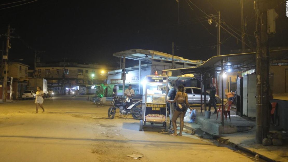 CNNE 847227 - 200604164358-brazil-favela-street-super-169