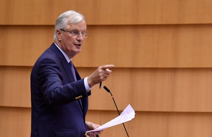 El 19 de marzo de 2020, Michel Barnier, jefe negociador de la Unión Europea, anunció que dio positivo para covid-19. Estuvo aislado en casa y regresó a trabajar el 14 de abril.