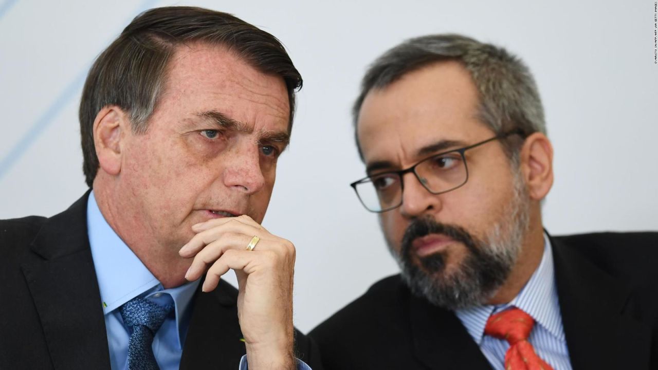 CNNE 850141 - bolsonaro, entre el aumento de casos, polemicas y renuncias