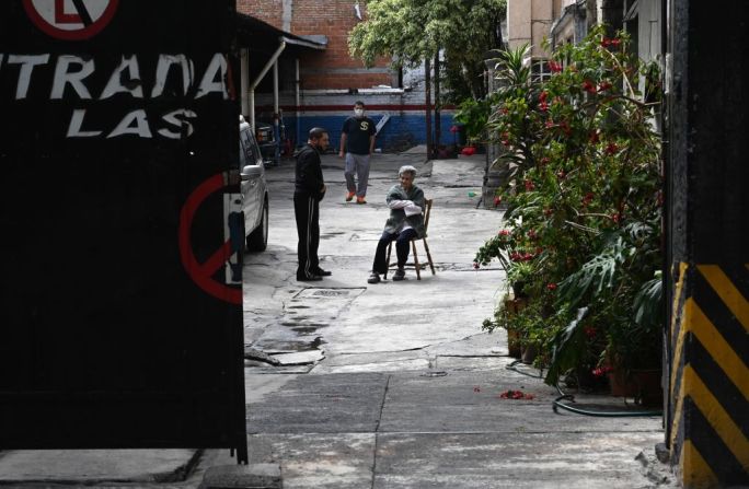 Algunas personas salieron de los hospitales por el sismo.