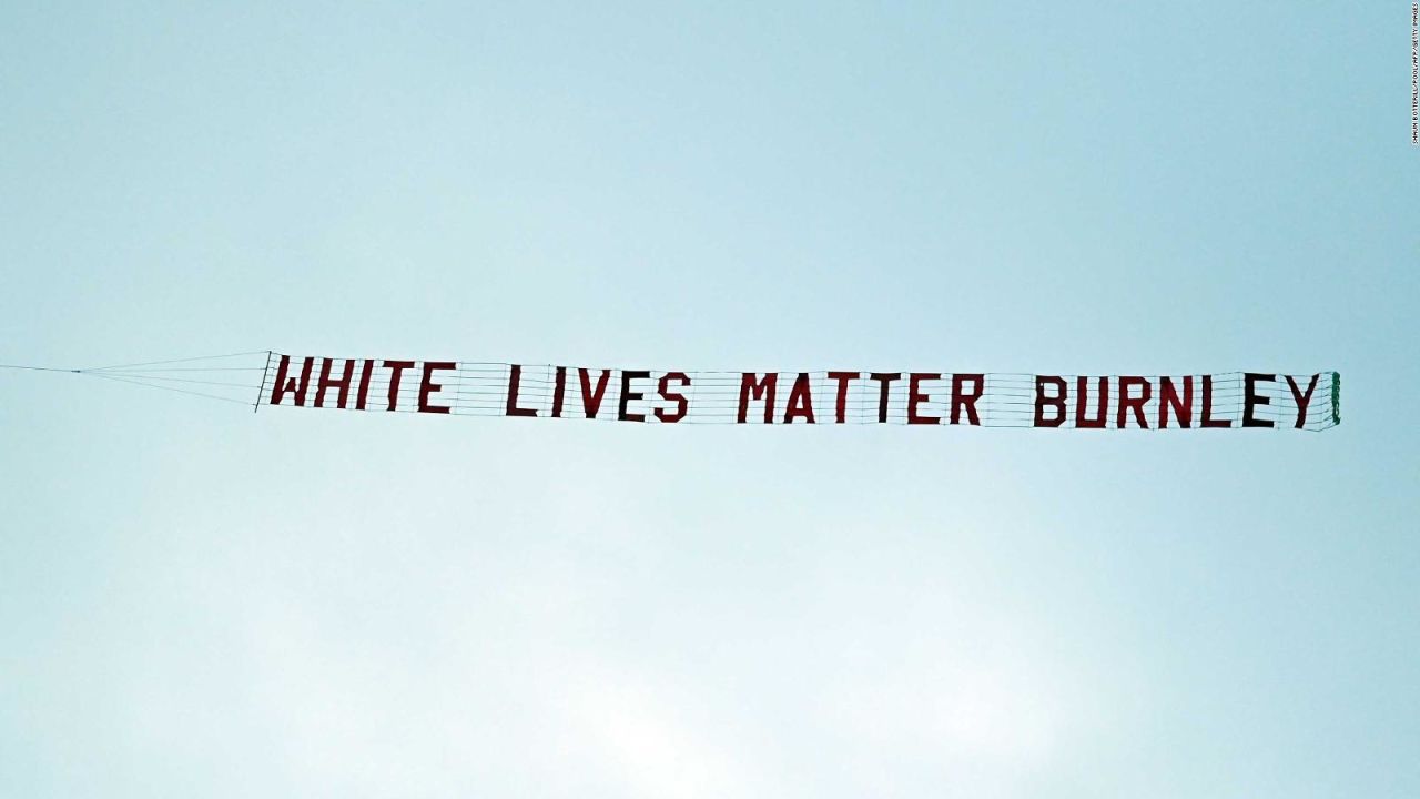 CNNE 852398 - burnley fc rechaza mensaje del avion que sobrevolo el estadio etihad