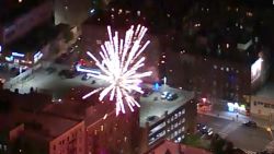 CNNE 853052 - fuegos artificiales tienen en vilo a barrios de nueva york