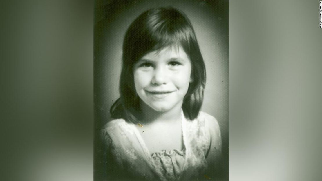 CNNE 855035 - kelly ann prosser, who went missing in 1982-