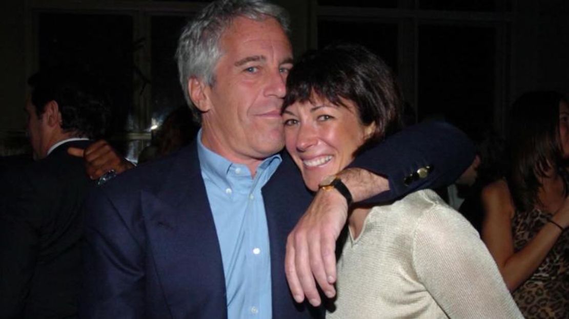 El pedófilo condenado Jeffrey Epstein con la socialité británica Ghislaine Maxwell.