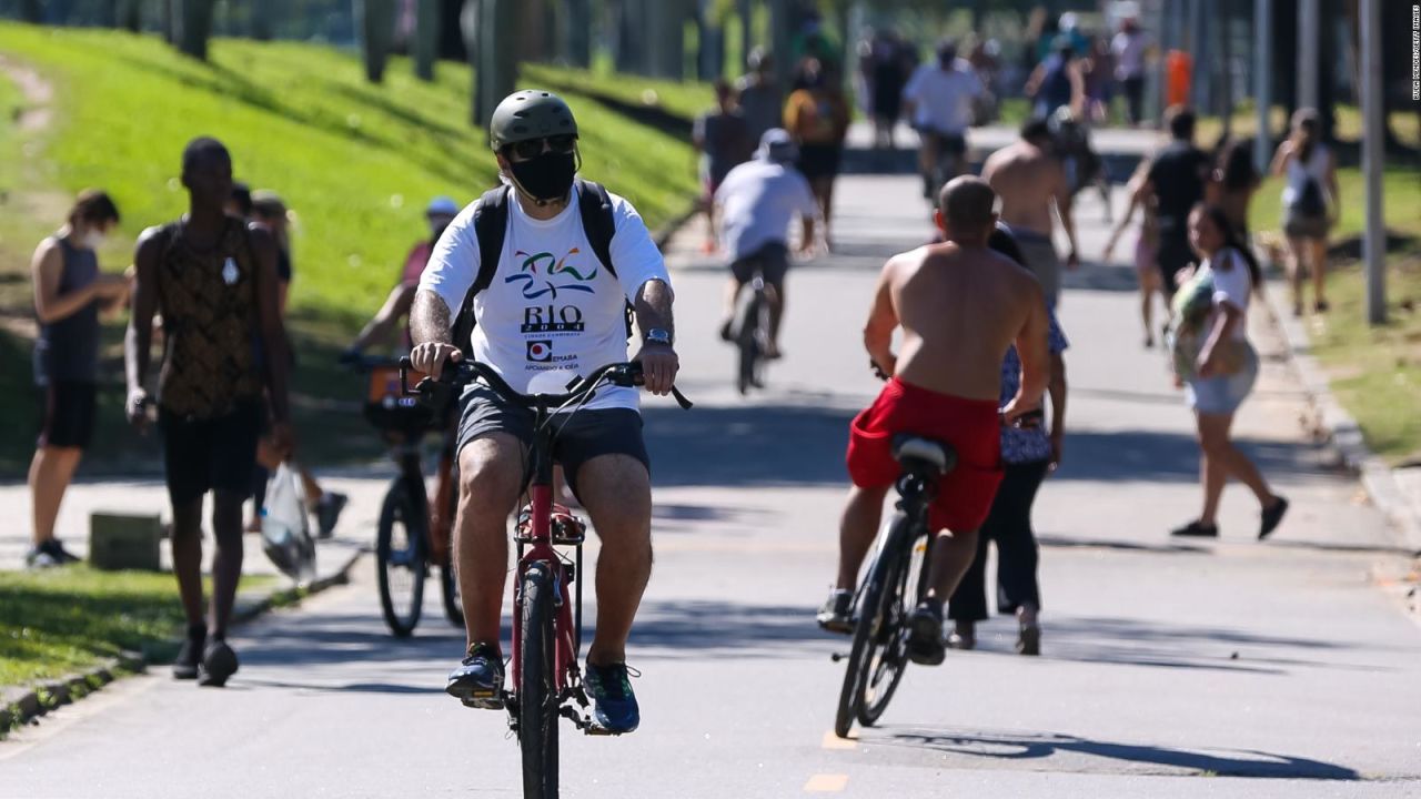 CNNE 859080 - rio de janeiro disminuye restricciones de salud