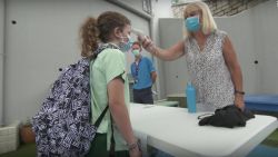 CNNE 861835 - paises apuestan a la reapertura de colegios durante pandemia