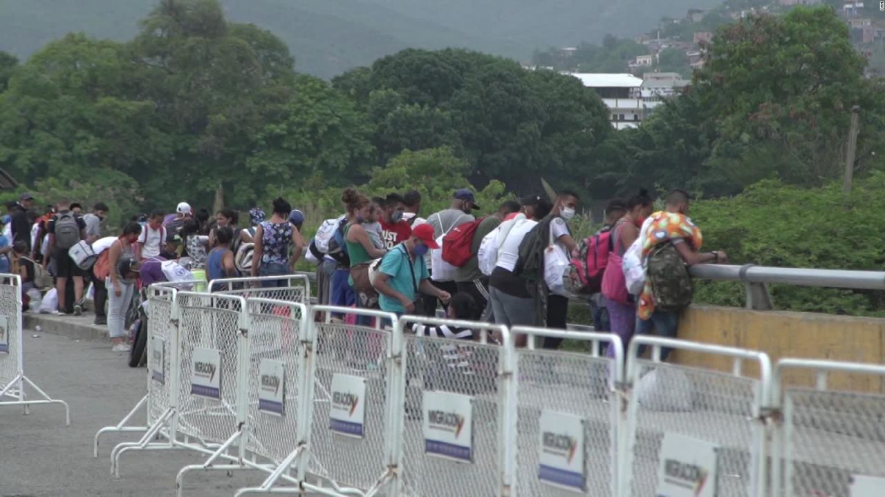 CNNE 861926 - venezolanos huyen del covid-19 y quedan atrapados en la frontera