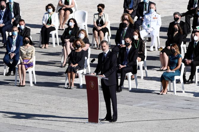 El rey Felipe de España dirigió un discurso durante la ceremonia.