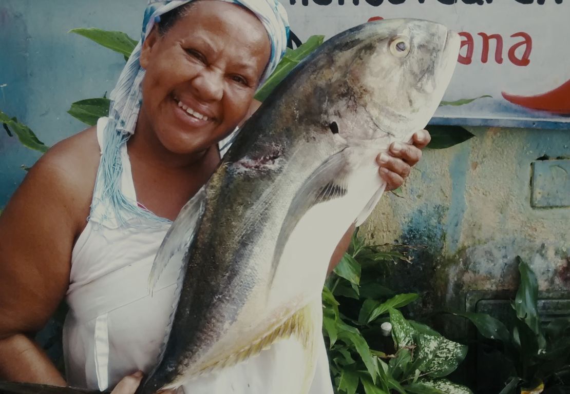 En el "RéRestaurante Doña Suzana", la especialidad es la moqueca, un estofado de pescado con aceite de coco y vegetales preparado con pescado fresco del día.