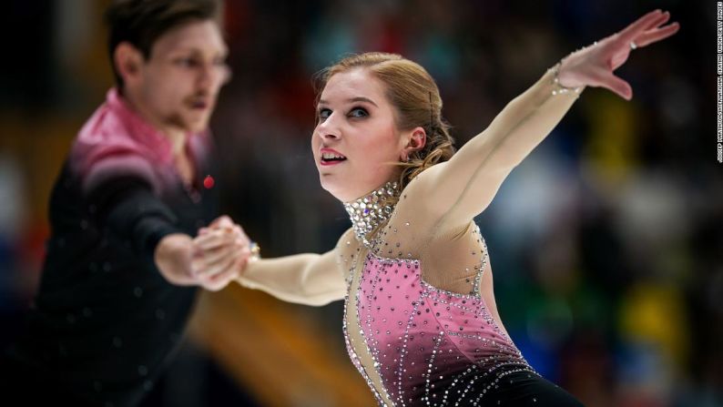 La pareja ganó el título ISU Junior Grand Prix Final en 2017 y compitió en los Juegos Olímpicos de Invierno 2018.