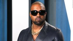 CNNE 864201 - kanye west amenaza con terminar contratos con adidas y gap