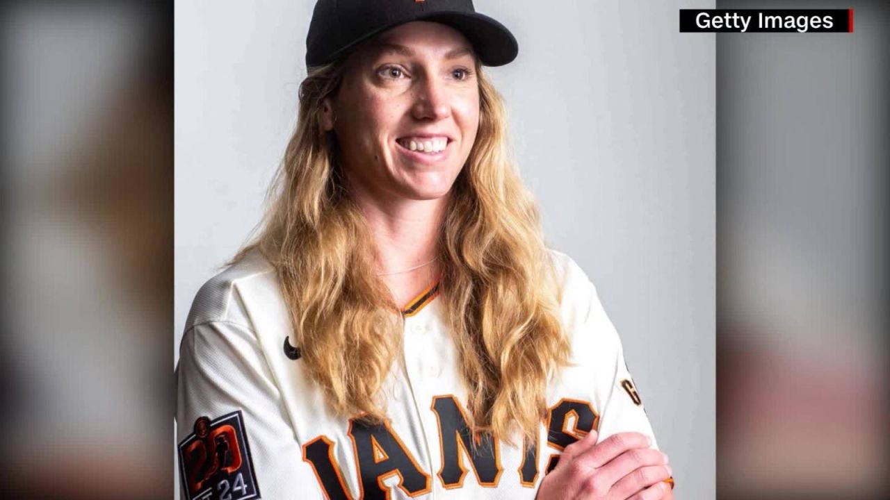 CNNE 864598 - mlb- mujer hace historia en partido de beisbol masculino