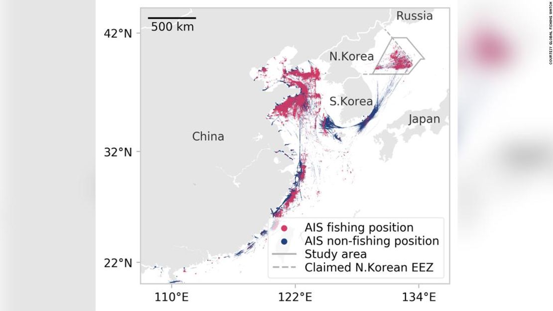 Este gráfico de Global Fishing Watch muestra la ubicación transmitida por todos los buques identificados como probables buques pesqueros que navegan dentro de la zona económica exclusiva de Corea del Norte durante 2017 y 2018.