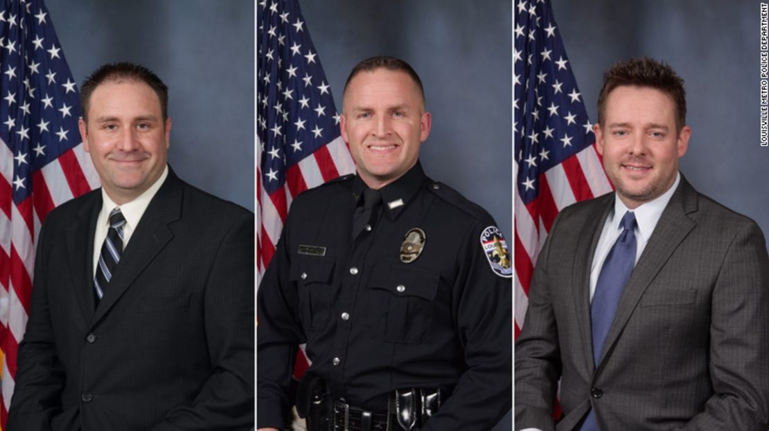 Policías de Louisville Myles Cosgrove, Brett Hankison y Jonathan Mattingly.