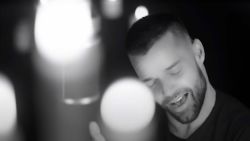 CNNE 865893 - lo nuevo de ricky martin- "recuerdo", con carla morrison