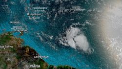 CNNE 865997 - la tormenta tropical gonzalo se intensifica en el caribe