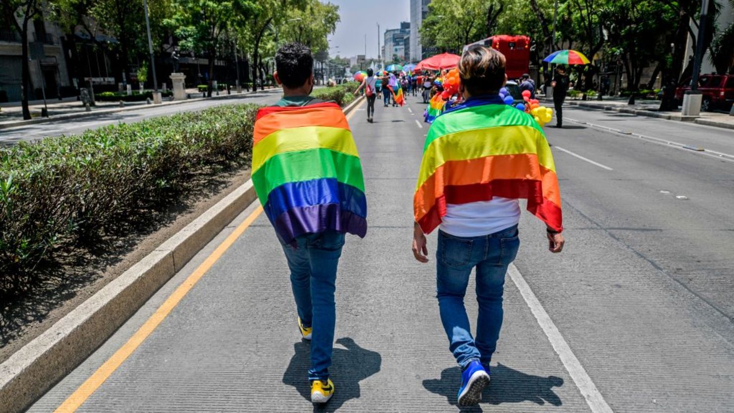 CNNE 866239 - mexico-health-virus-gay-pride