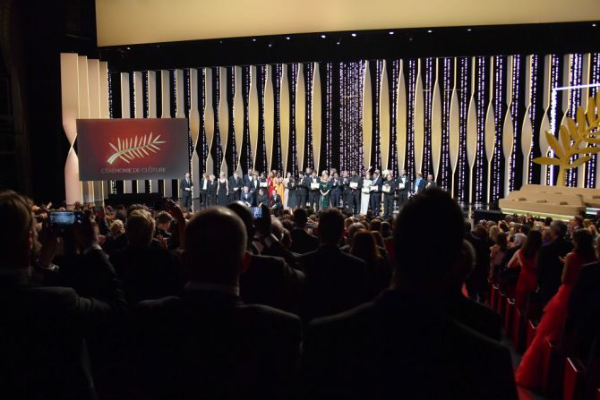 Festival de Cannes –– Los organizadores informaron el 19 de marzo que el importante evento del mundo cinematográfico quedaba cancelado por la pandemia. Estaba previsto que se realizara del 12 al 23 de mayo. En su momento, los organizadores añadieron que consideraban varias opciones para realizar el festival semanas después. Pero en abril, los planes quedaron suspendidos.