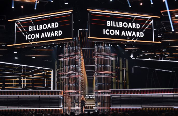 Premios Billboard –– El 17 de marzo, los organizadores de los Premios Billboard dieron a conocer que la ceremonia sería aplazada debido a preocupaciones por el coronavirus. Se esperaba que la premiación se transmitiera en vivo desde Las Vegas el 29 de abril. Tampoco fue anunciada una nueva fecha.