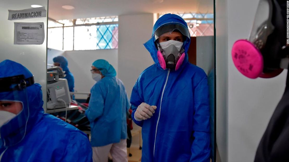 Trabajadores de la salud en una sala de coronavirus en Soacha, Colombia, el 24 de julio de 2020