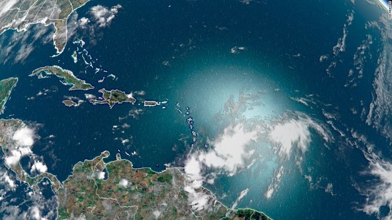 Isaías, una tormenta tropical de récord se dirige hacia estados unidos | cnn
