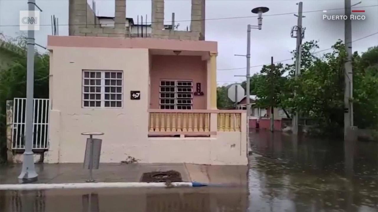 CNNE 868366 - tormenta tropical isaias azota puerto rico y rep- dominicana