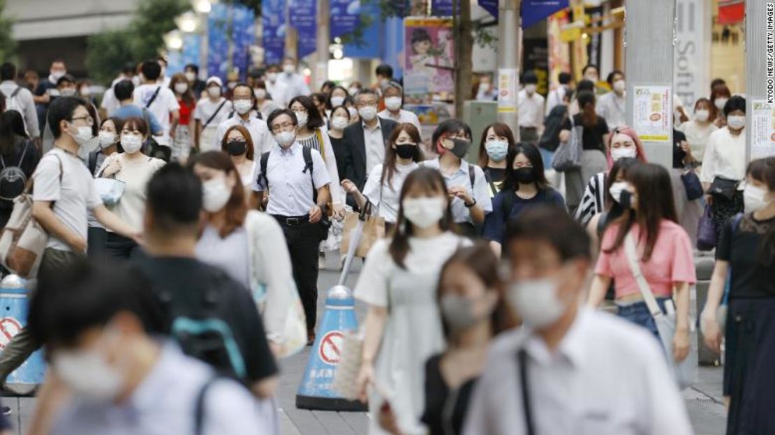 Las mascarillas se utilizaban comúnmente en Japón incluso antes de la pandemia. Ahora su uso está muy extendido.